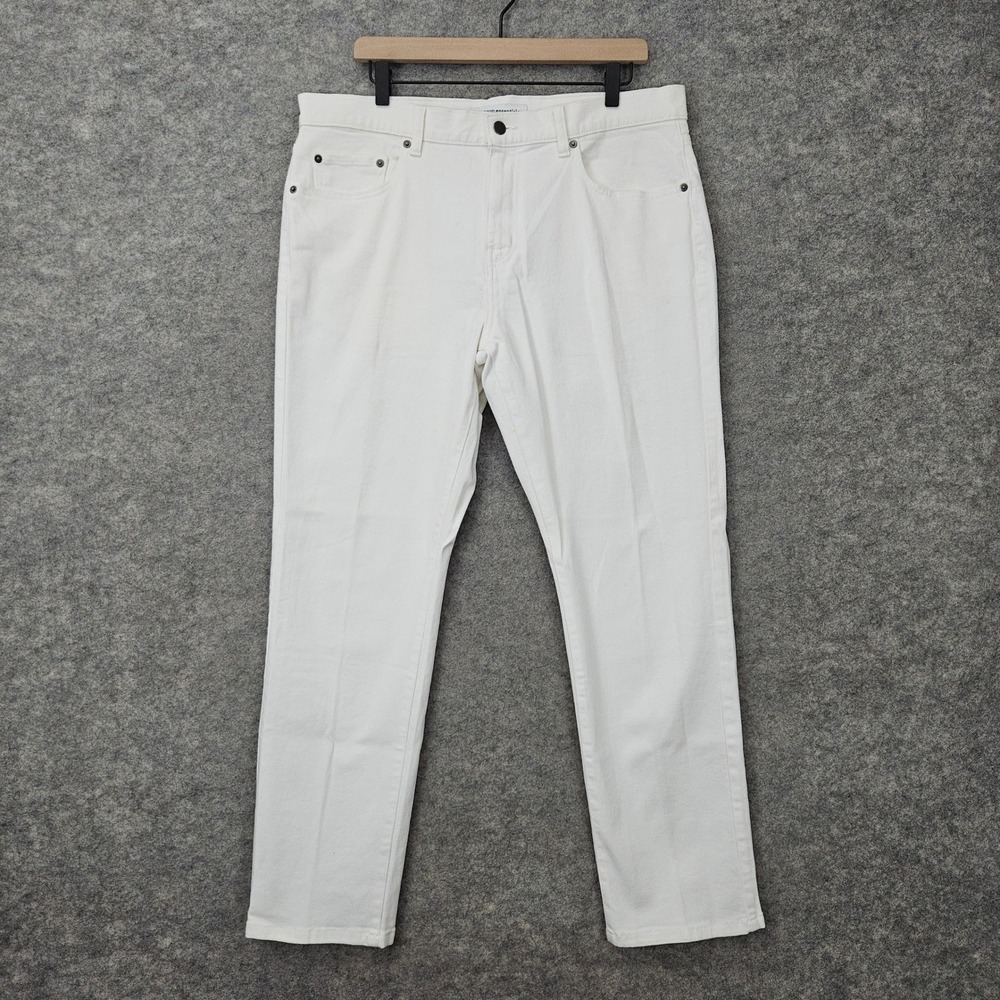Amazon Essentials Athletic Fit Jeans Men's White 35x30 Stretch Denim Pants SPOTS